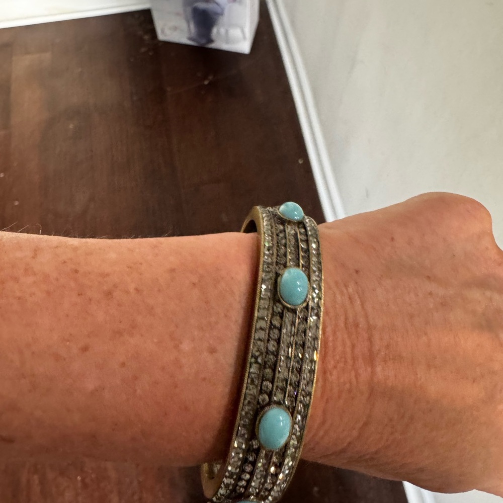 Heidi Daus Elegant Turquoise and Silver Bracelet - Picture 4 of 13